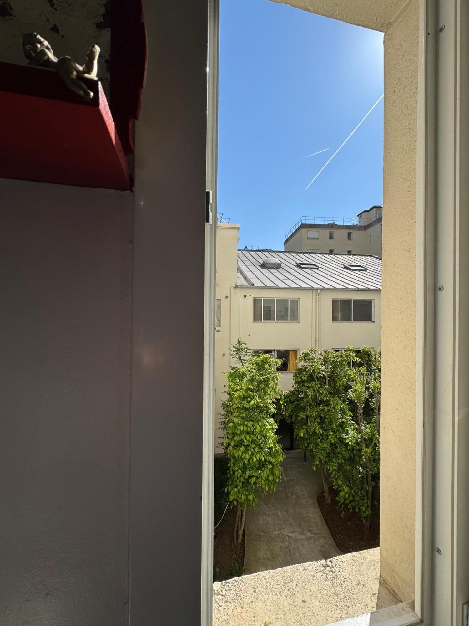 Red Flat Paris Apartment Exterior photo